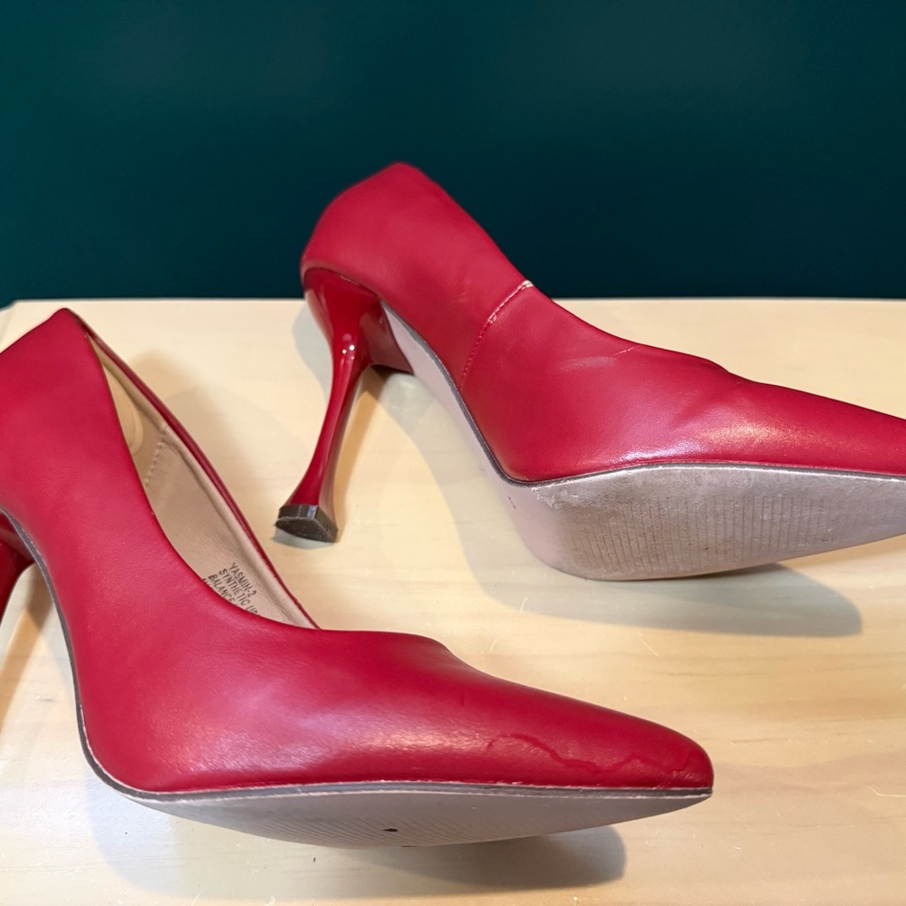 Chase + Chloe Bold Red Heels - Picture 3 of 7